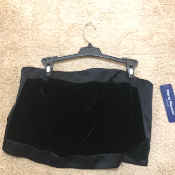 NWT Black velvet corset with boning. 
Size 12P - Picture 5 of 6